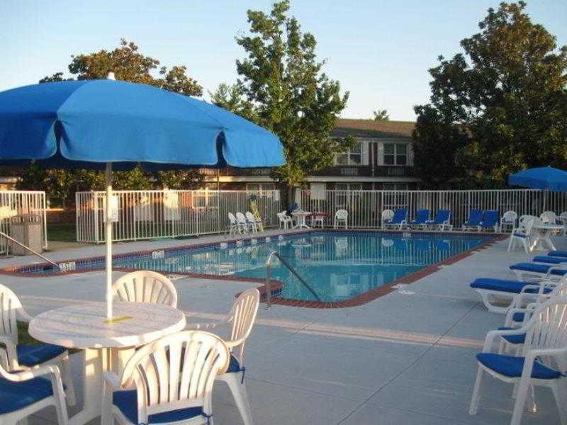 Clarion Inn Falls Church-Arlington Exterior foto