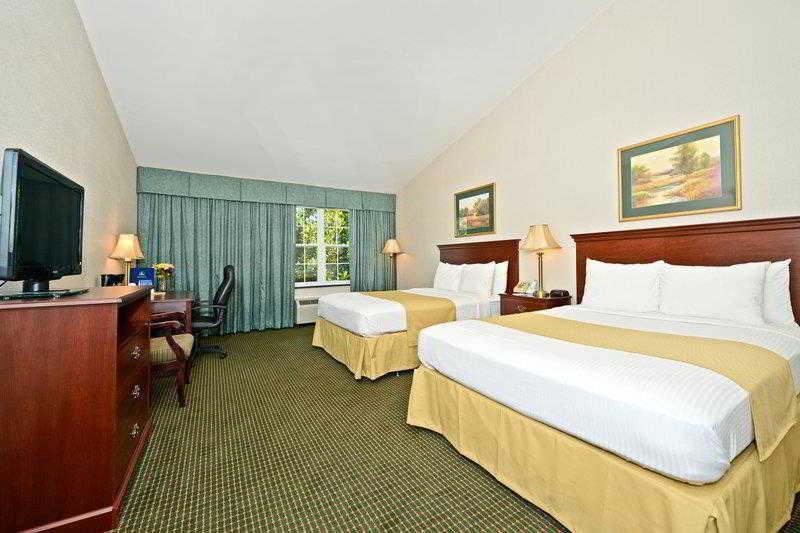 Clarion Inn Falls Church-Arlington Exterior foto