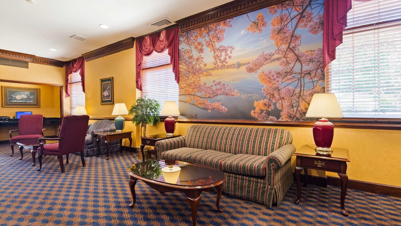 Clarion Inn Falls Church-Arlington Exterior foto